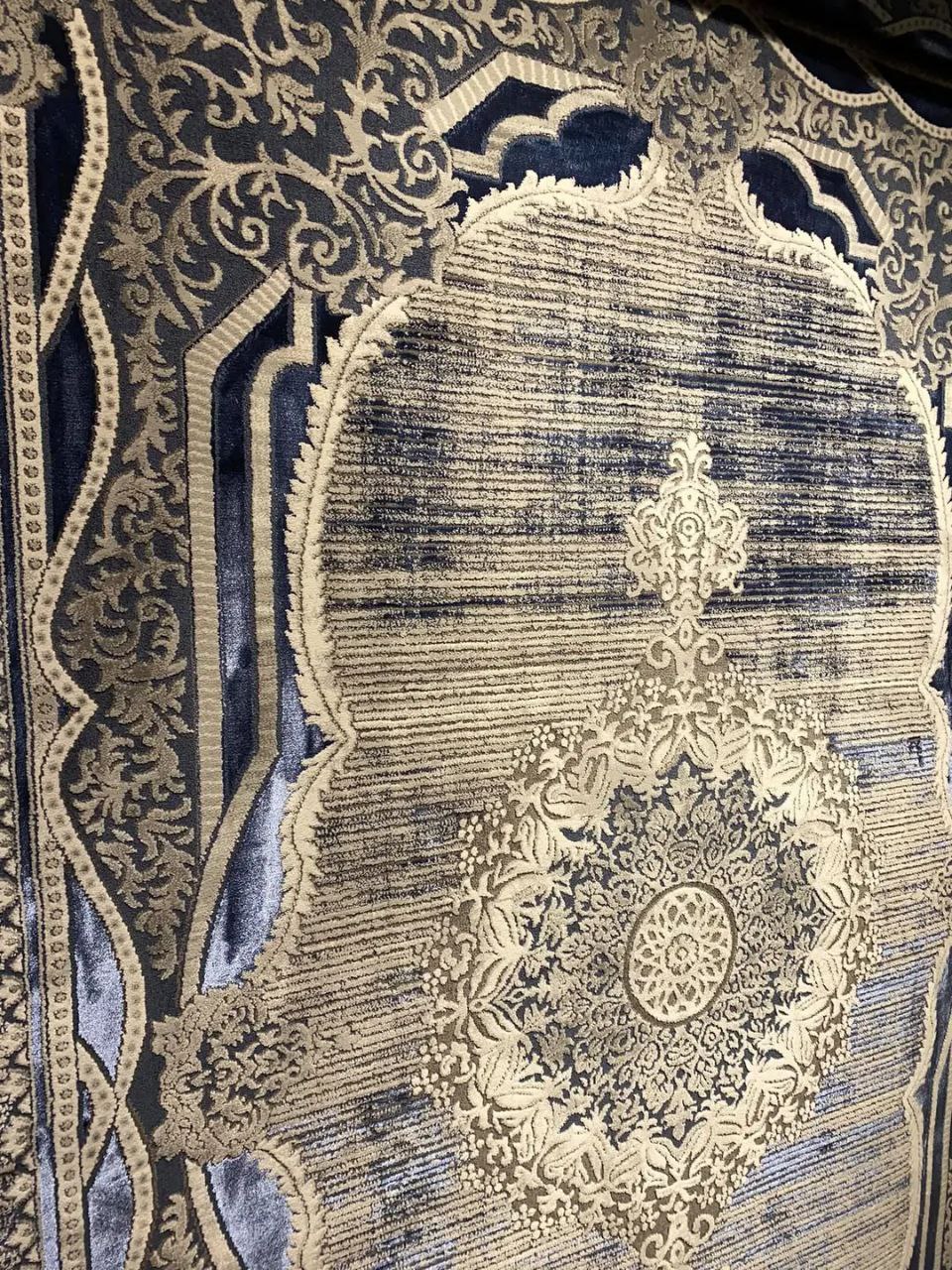 سجاد فاخر من شركة الديوان